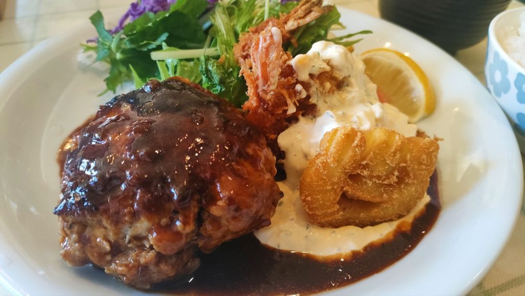 デカ盛り洋食！鈴鹿市の「洋食Mogu」で満腹ランチ！